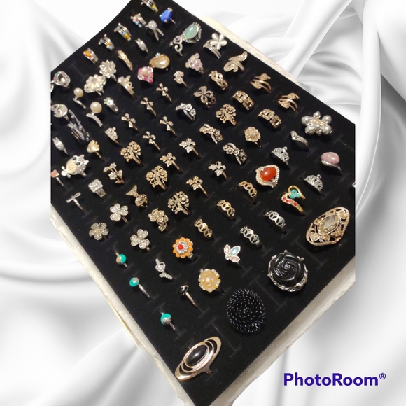 93 pcs Assorted Rings Sizes 7-7.75 - Picture 2 of 4